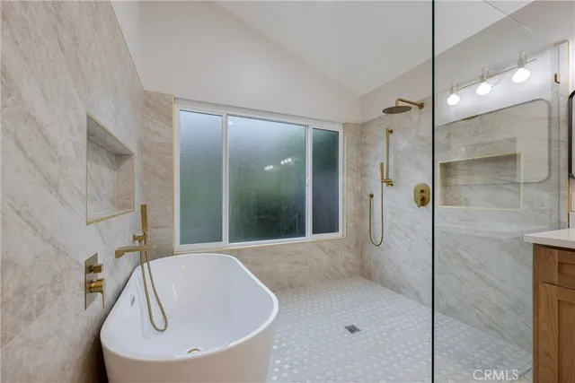 $1,199,900 | 500 South Calle De Casas, Anaheim, CA 92807