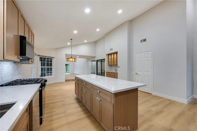 $1,199,900 | 500 South Calle De Casas, Anaheim, CA 92807