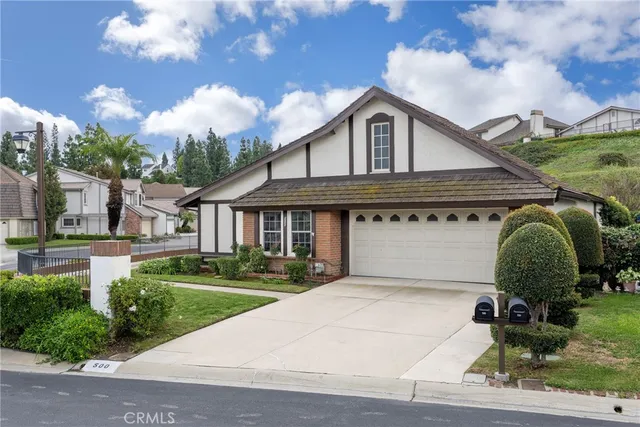 $1,199,900 | 500 South Calle De Casas, Anaheim, CA 92807