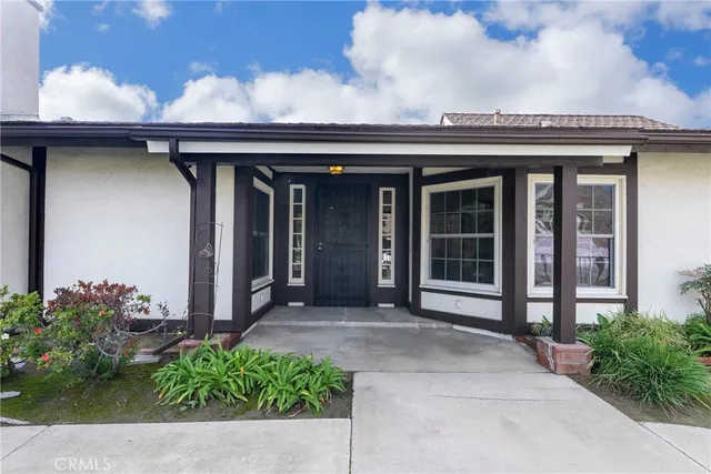 $1,199,900 | 500 South Calle De Casas, Anaheim, CA 92807