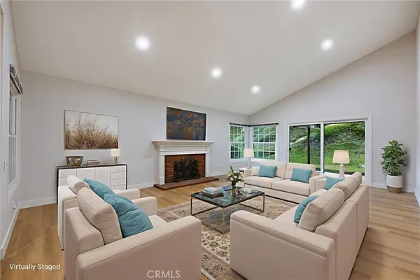 $1,149,900 | 500 South Calle De Casas, Anaheim Hills, CA 92807