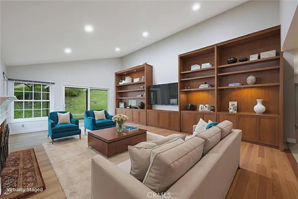 $1,149,900 | 500 South Calle De Casas, Anaheim Hills, CA 92807