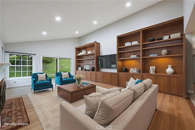 $1,199,900 | 500 South Calle De Casas, Anaheim, CA 92807