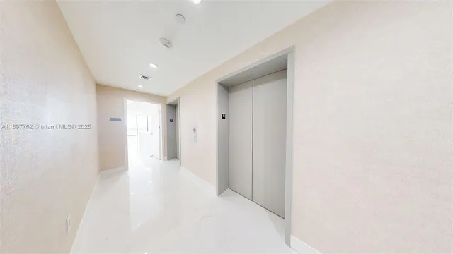 $9,000 | 700 Northeast 24th Street, Unit 5106, Miami, FL 33137