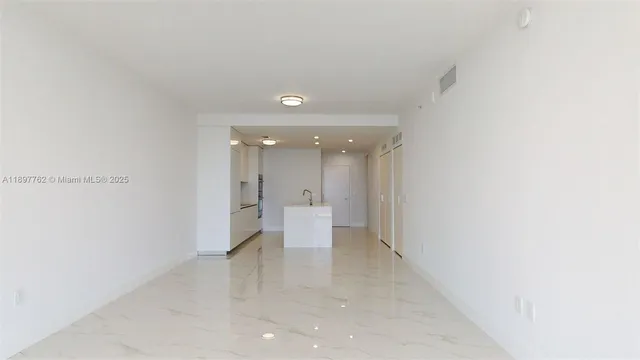 $9,000 | 700 Northeast 24th Street, Unit 5106, Miami, FL 33137