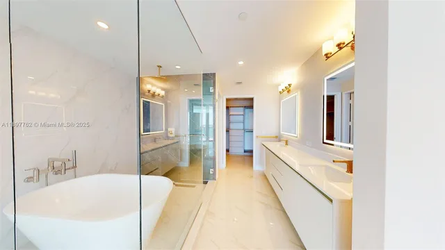 $9,000 | 700 Northeast 24th Street, Unit 5106, Miami, FL 33137