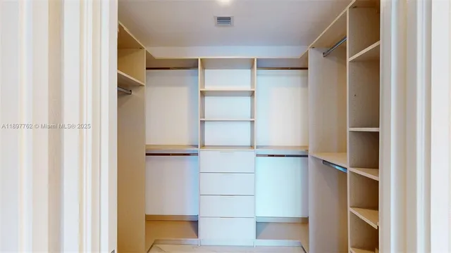 $9,000 | 700 Northeast 24th Street, Unit 5106, Miami, FL 33137