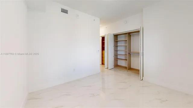 $9,000 | 700 Northeast 24th Street, Unit 5106, Miami, FL 33137