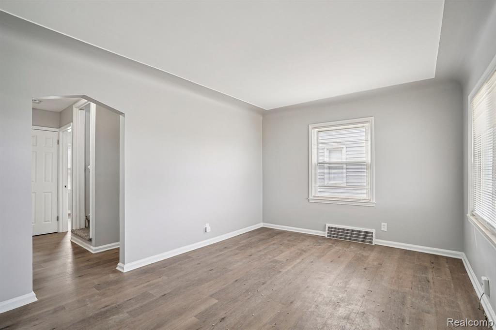 3963 Hubbard Street Wayne, MI 48184 - Photo 5 of 30