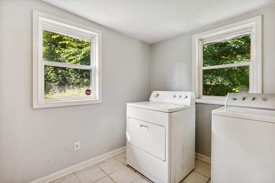 4009 Niles Road St. Joseph, MI 49085 - Photo 11 of 13 Laundry Room