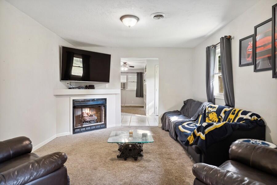 4009 Niles Road St. Joseph, MI 49085 - Photo 3 of 13 Living Room