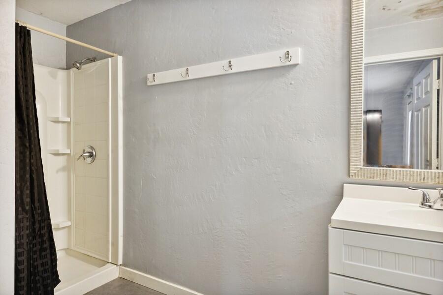 4009 Niles Road St. Joseph, MI 49085 - Photo 8 of 13 Bathroom