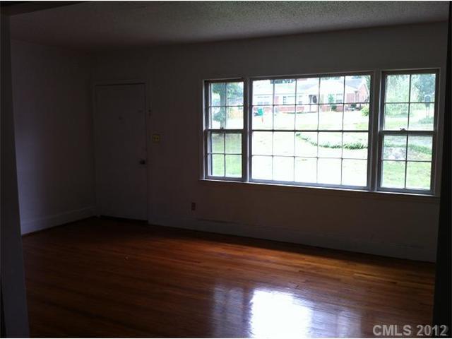 4923 Nevin Road Charlotte, NC 28269 - Photo 2 of 12 Gallery Image 2
