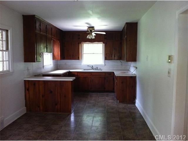 4923 Nevin Road Charlotte, NC 28269 - Photo 3 of 12 Gallery Image 3