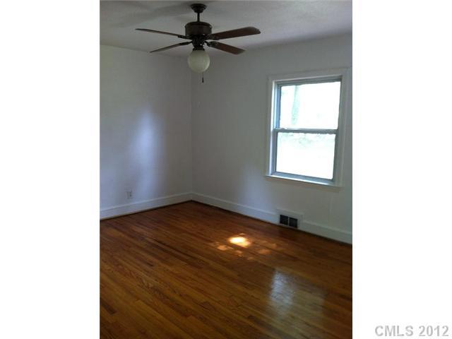 4923 Nevin Road Charlotte, NC 28269 - Photo 5 of 12 Gallery Image 5