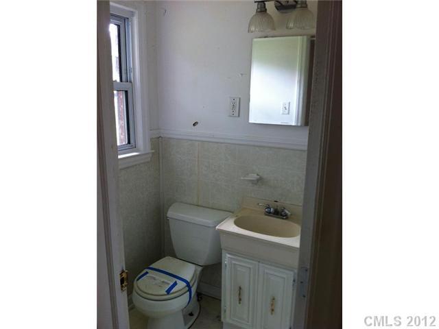 4923 Nevin Road Charlotte, NC 28269 - Photo 6 of 12 Gallery Image 6