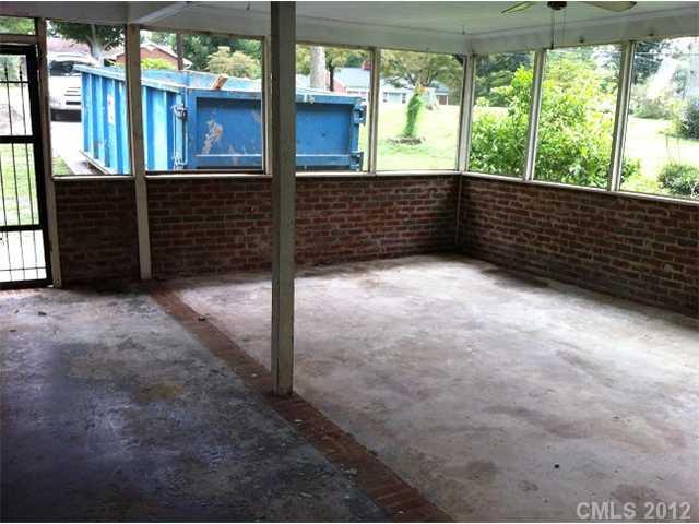 4923 Nevin Road Charlotte, NC 28269 - Photo 10 of 12 Gallery Image 10