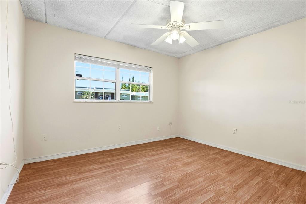 525 South Conway Road, Unit 69 Orlando, FL 32807 - Photo 19 of 25 an empty room with a window