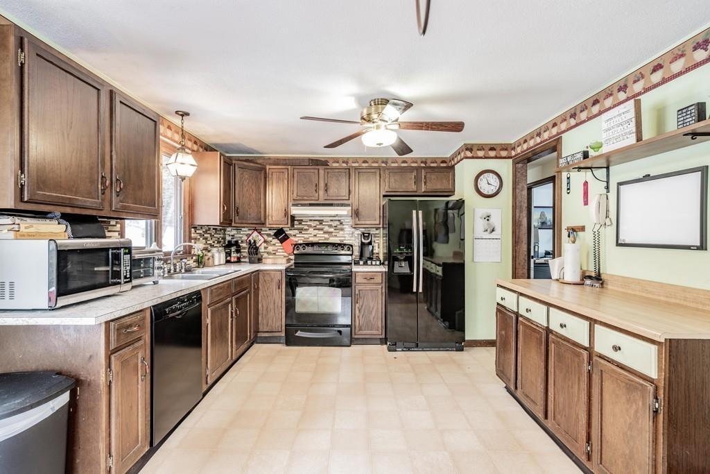 77 Old Farm Road Westfield, MA 01085 - Photo 7 of 26 Gallery Image 7