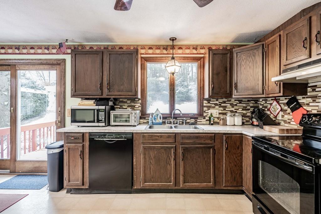 77 Old Farm Road Westfield, MA 01085 - Photo 10 of 26 Gallery Image 10