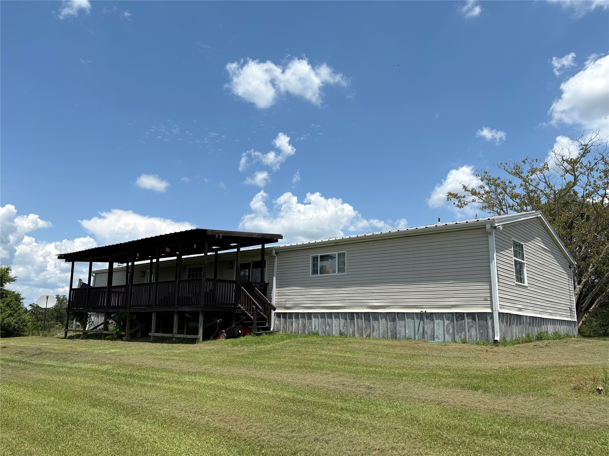 2346 Pr 1105 Midway, TX 75850 - Photo 4 of 25 a view of a house with a balcony
