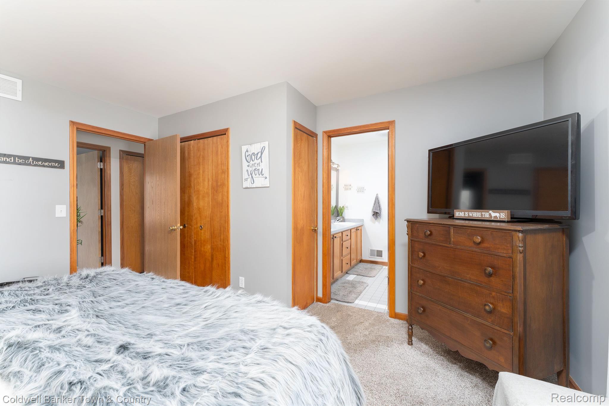 5778 Lange Road Howell, MI 48843 - Photo 12 of 29 Gallery Image 12