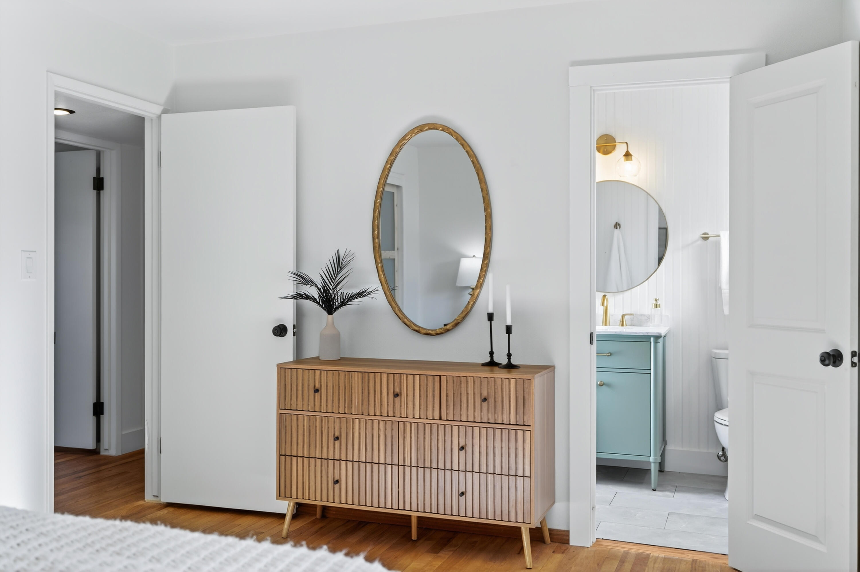 595 Rafael Street Redding, CA 96002 - Photo 34 of 54 a bathroom with a sink a mirror and a