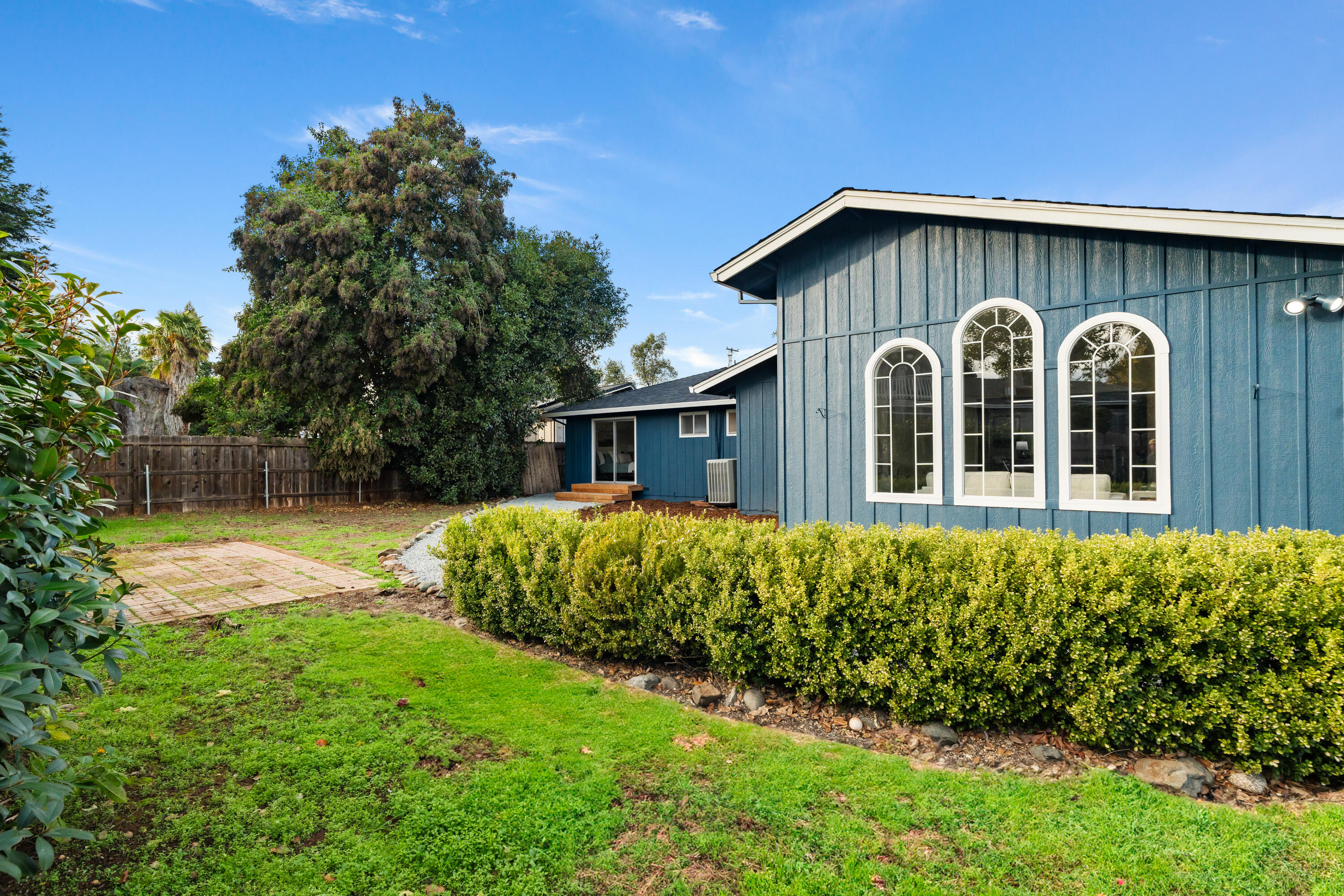 595 Rafael Street Redding, CA 96002 - Photo 48 of 54 a front view of a house with garden