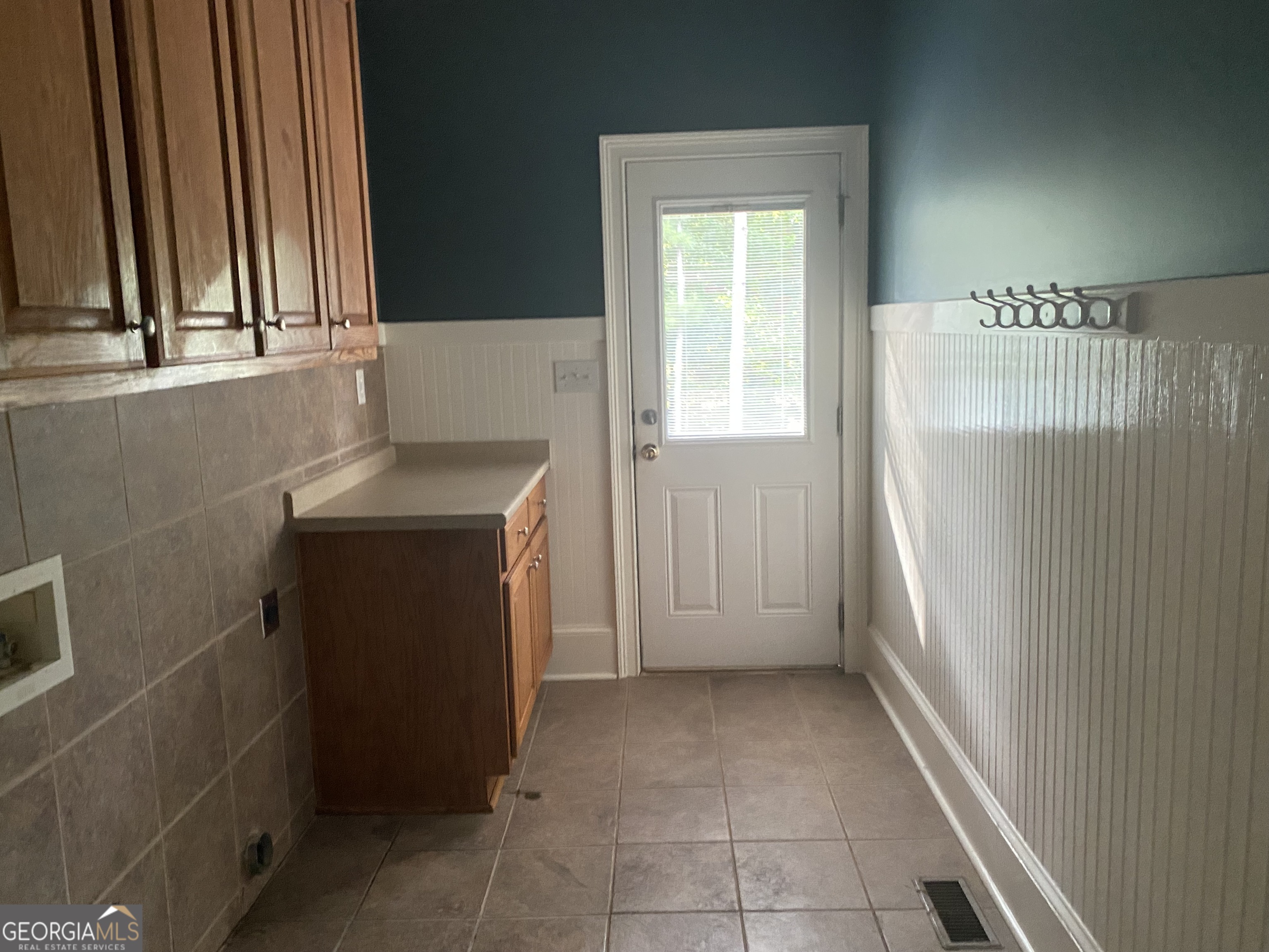 50 Walnut Ridge Court Covington, GA 30014 - Photo 11 of 15 Laundry room