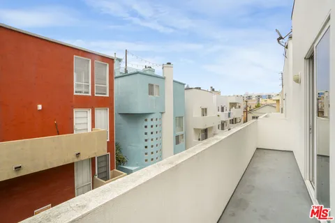 $8,350 | 115 Galleon Street, Unit A, Marina del Rey, CA 90292