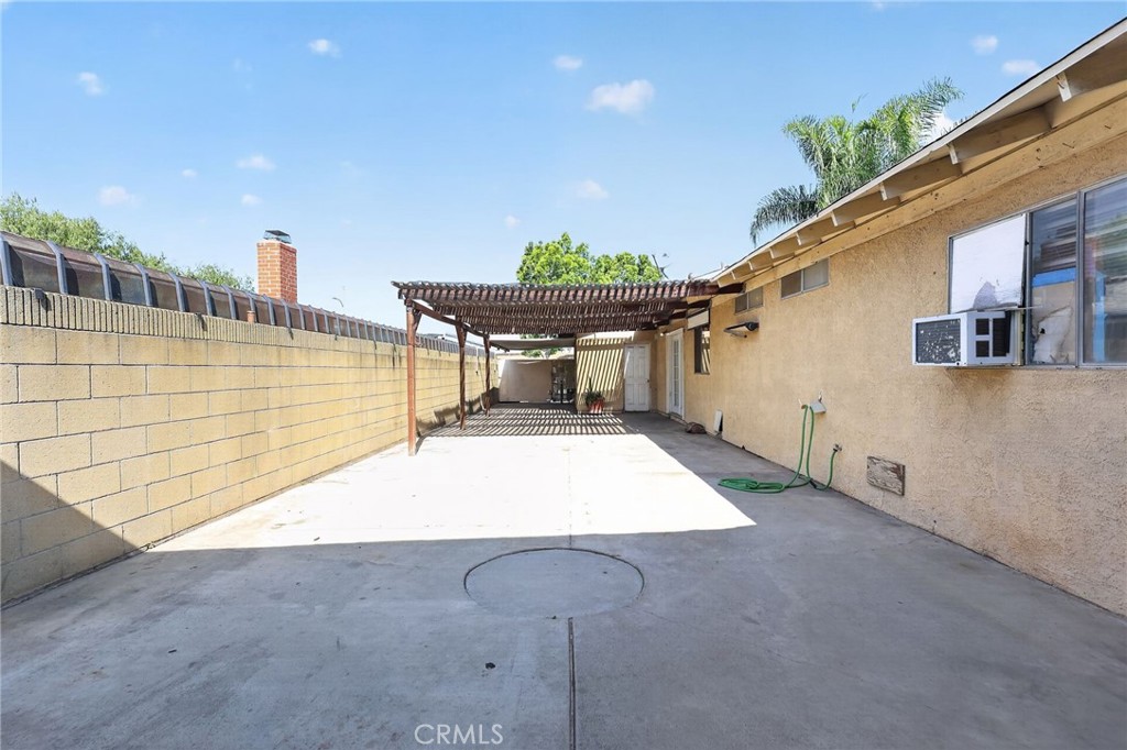 404 South 3rd Street Montebello, CA 90640 - Photo 26 of 29 a view of a patio with a backyard