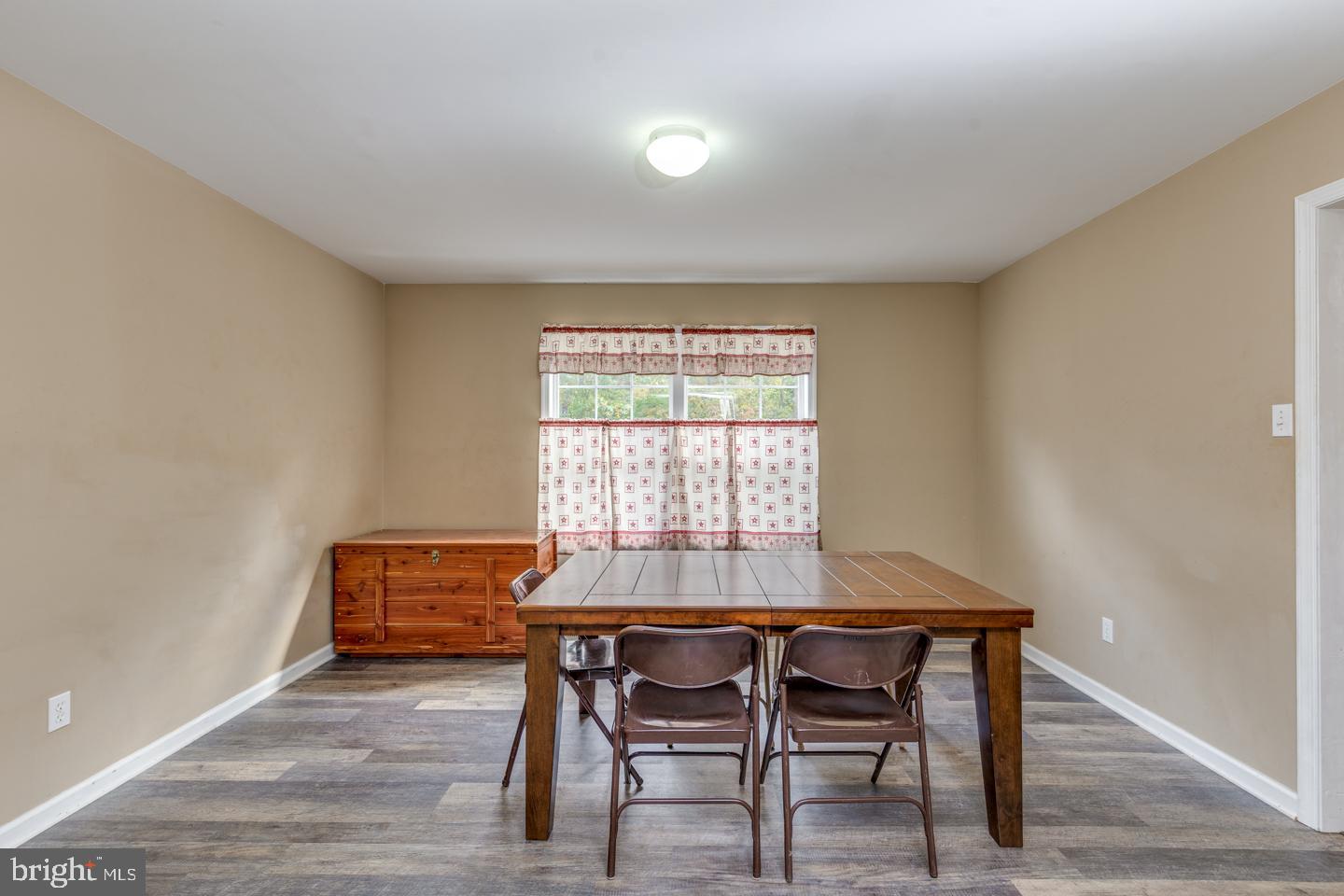 33 Laurel Road Millville, NJ 08332 - Photo 15 of 37 a dining room with furniture and window