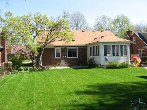 1167 Hampton Road Grosse Pointe, MI 48236 - Photo 5 of 12 509328-4.JPG