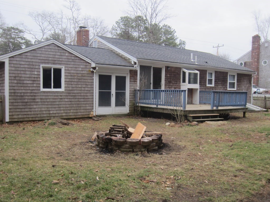 41 Cromesett Road Wareham, MA 02571 - Photo 2 of 11 Gallery Image 2