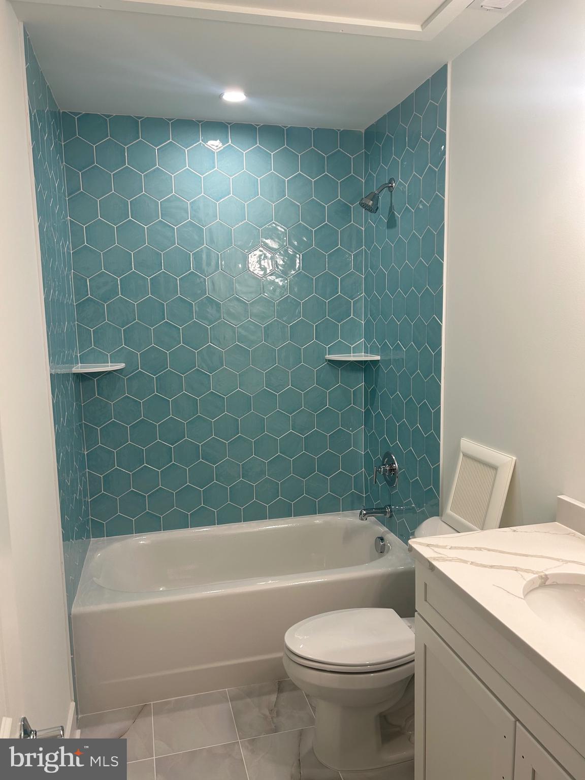 418 Farragut Road, Unit H Wildwood Crest, NJ 08260 - Photo 20 of 28
