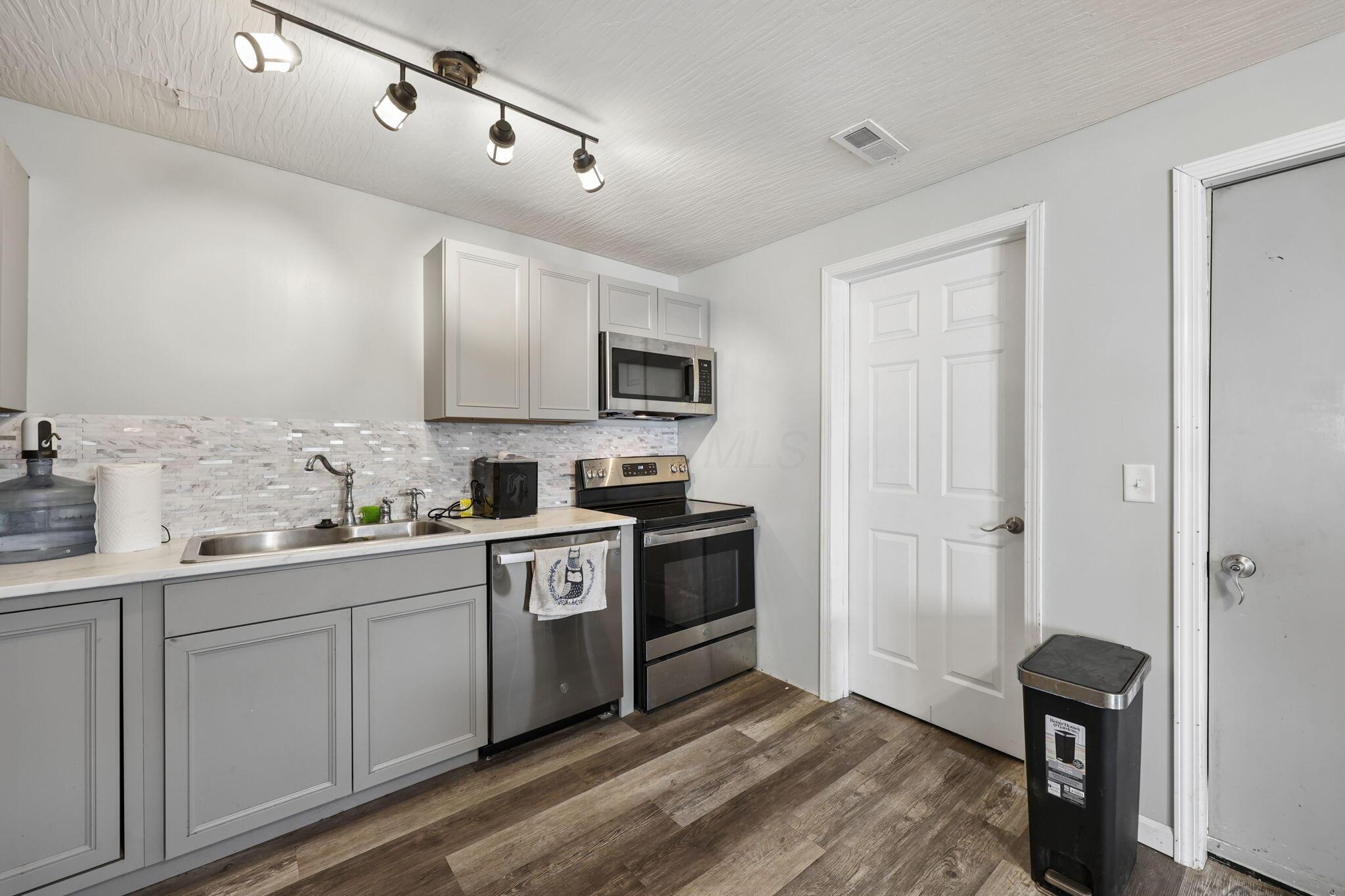 1520 Island Road Circleville, OH 43113 - Photo 69 of 99 Kitchen 1-2
