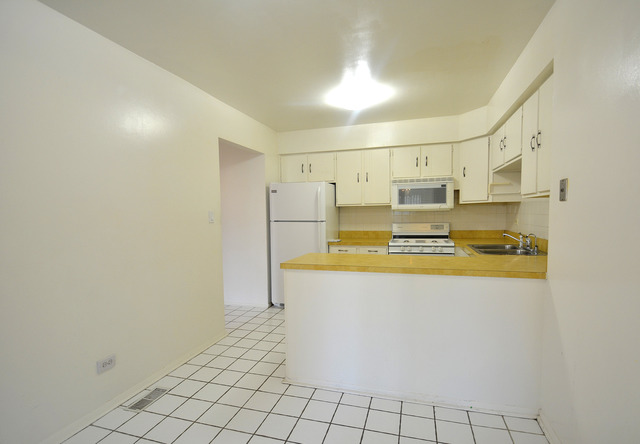 640 Ash Lane, Unit 640 Wheeling, IL 60090 - Photo 6 of 24