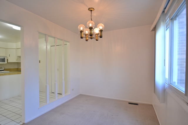 640 Ash Lane, Unit 640 Wheeling, IL 60090 - Photo 8 of 24