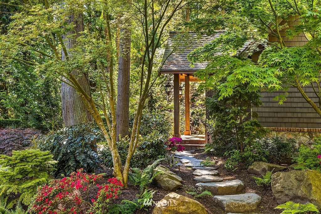 3432 Hunts Point Road Hunts Point, WA 98004 - Photo 26 of 39