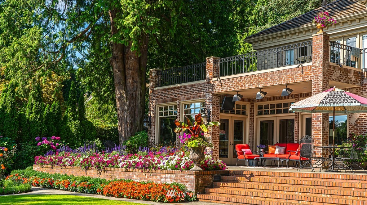 3432 Hunts Point Road Hunts Point, WA 98004 - Photo 4 of 39