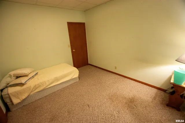 $300,000 | 591 Breezy Point Drive, Clinton, IA 52732