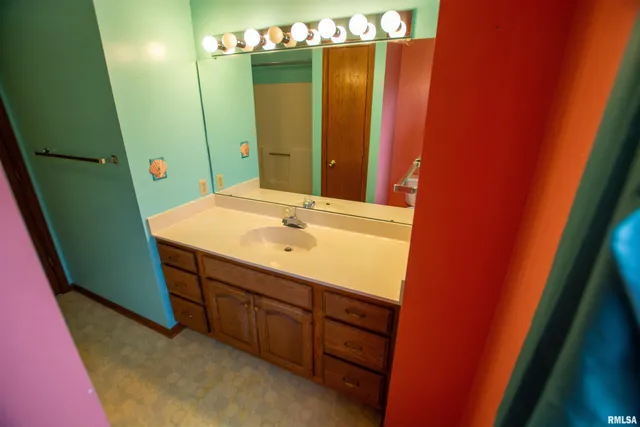 $300,000 | 591 Breezy Point Drive, Clinton, IA 52732