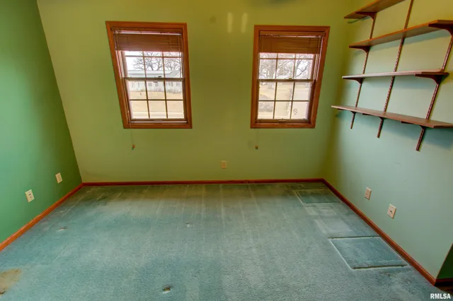 $300,000 | 591 Breezy Point Drive, Clinton, IA 52732