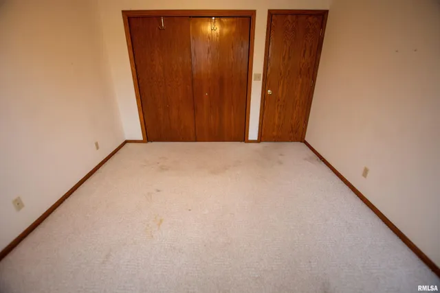 $300,000 | 591 Breezy Point Drive, Clinton, IA 52732