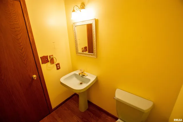 $300,000 | 591 Breezy Point Drive, Clinton, IA 52732