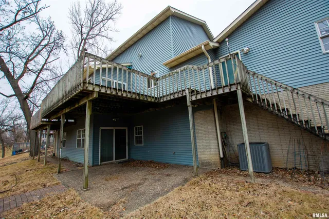 $300,000 | 591 Breezy Point Drive, Clinton, IA 52732