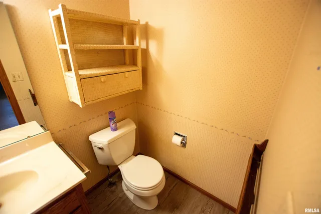 $300,000 | 591 Breezy Point Drive, Clinton, IA 52732