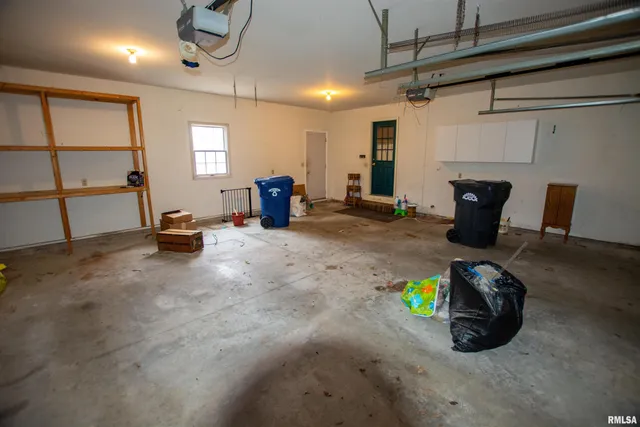 $300,000 | 591 Breezy Point Drive, Clinton, IA 52732