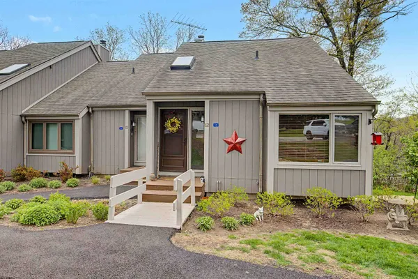 $215,000 | 12 Cedar Bluff Lane, Galena, IL 61036