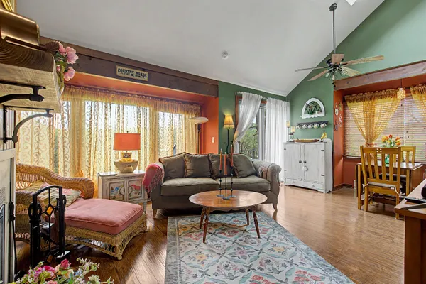 $215,000 | 12 Cedar Bluff Lane, Galena, IL 61036